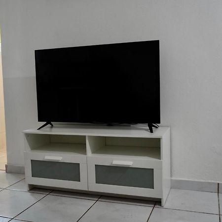 All You Need Studios Walking Distance To Beach Isla Verde 圣胡安 外观 照片