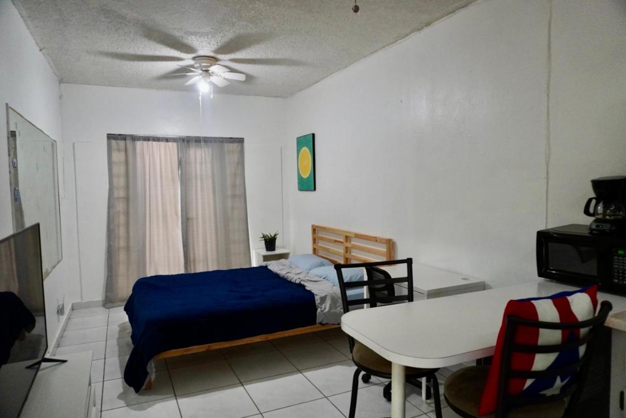 All You Need Studios Walking Distance To Beach Isla Verde 圣胡安 外观 照片